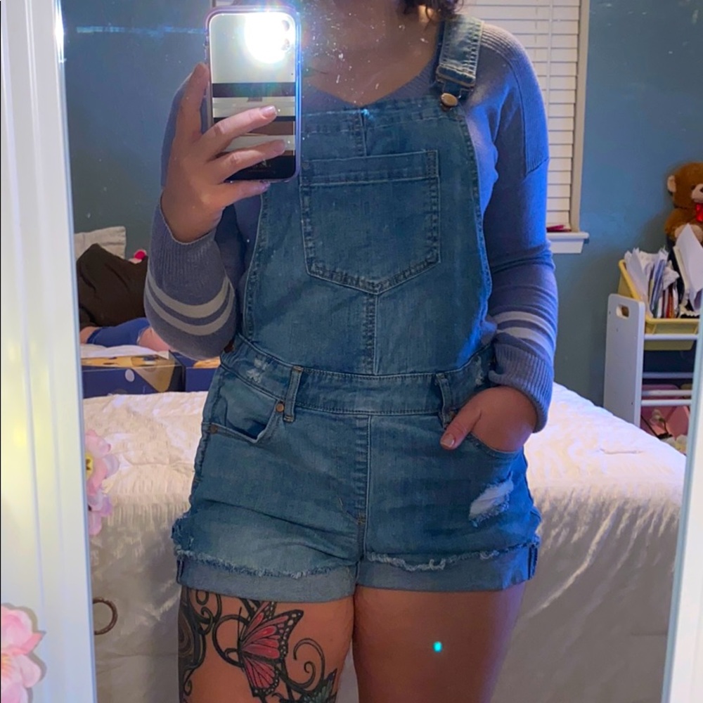 Short overalls